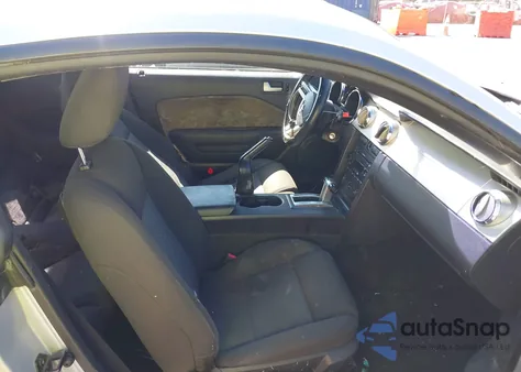 2006 Ford Mustang V6 z USA, uszkodzony, nr VIN 1ZVFT80N565218259